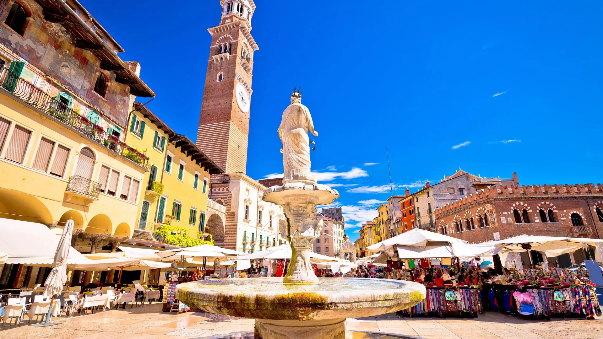 Piazza delle Erbe — Verona